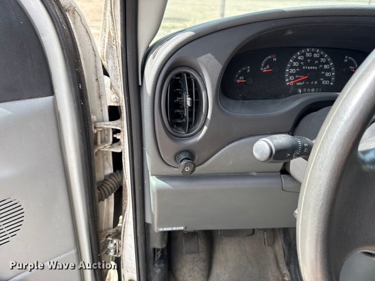 image for item ET6310 2003 Ford E350 van
