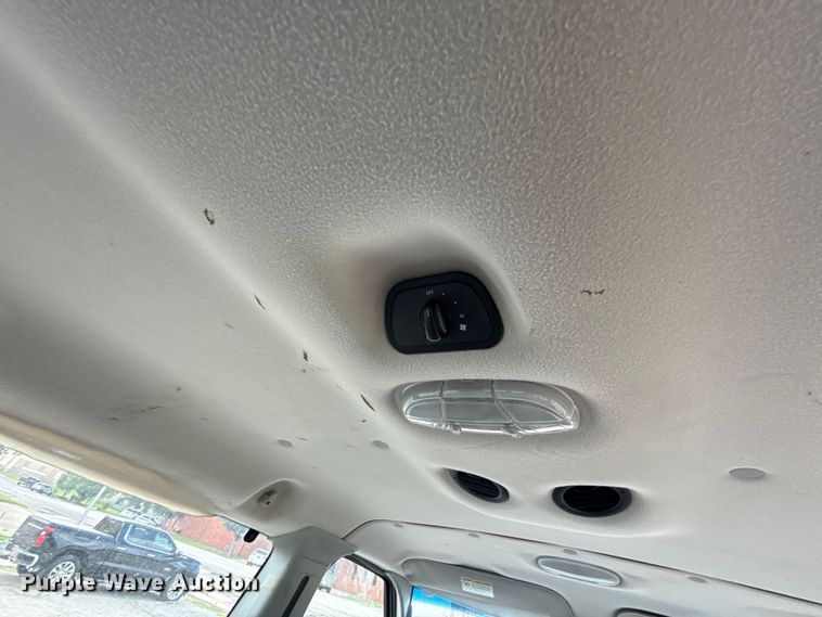 image for item ET6310 2003 Ford E350 van