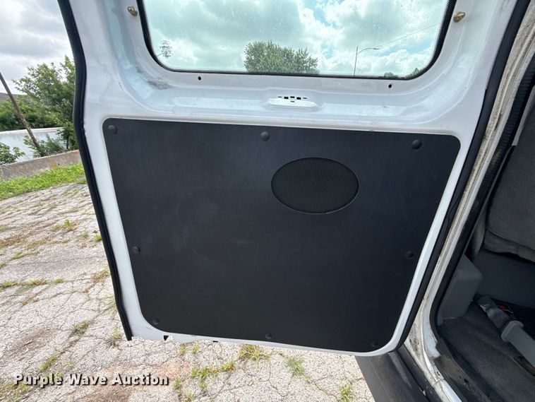 image for item ET6310 2003 Ford E350 van