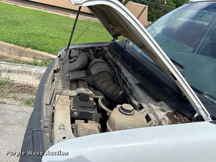 image for item ET6310 2003 Ford E350 van