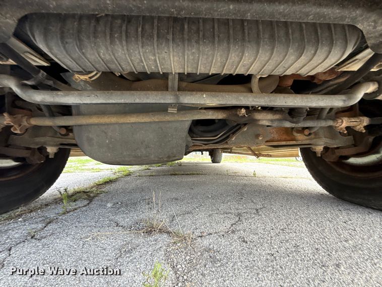 image for item ET6310 2003 Ford E350 van