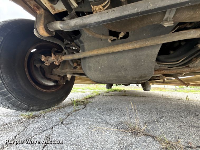 image for item ET6310 2003 Ford E350 van
