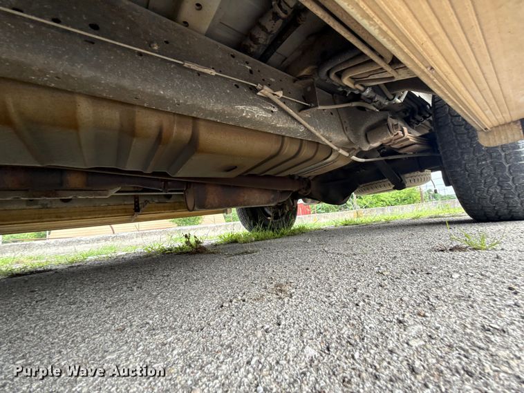 image for item ET6310 2003 Ford E350 van