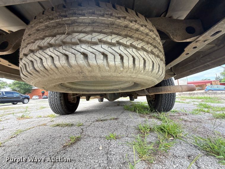 image for item ET6310 2003 Ford E350 van