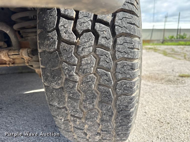 image for item ET6310 2003 Ford E350 van
