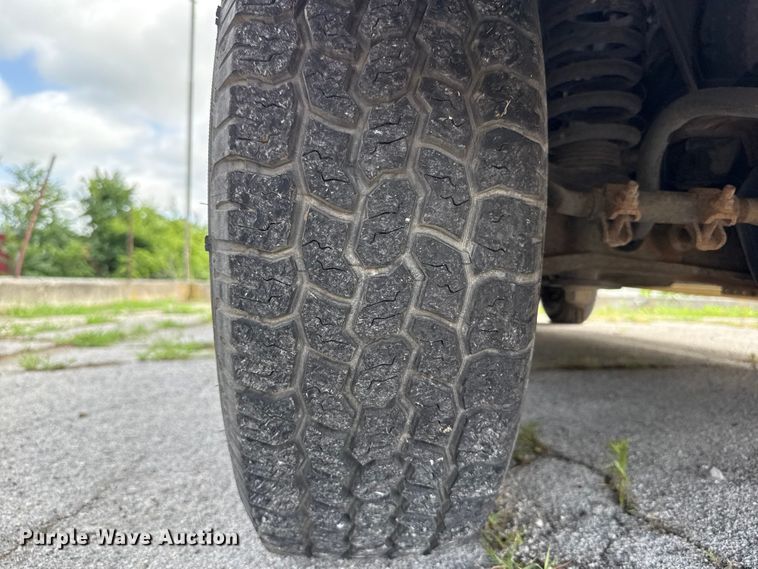 image for item ET6310 2003 Ford E350 van