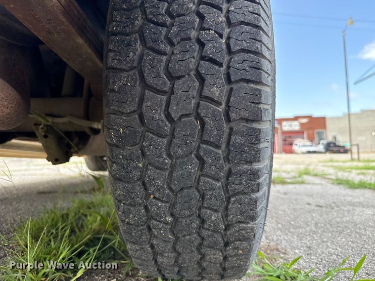 image for item ET6310 2003 Ford E350 van