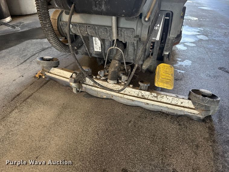 image for item ET6338 2017 Karcher R65 floor scrubber