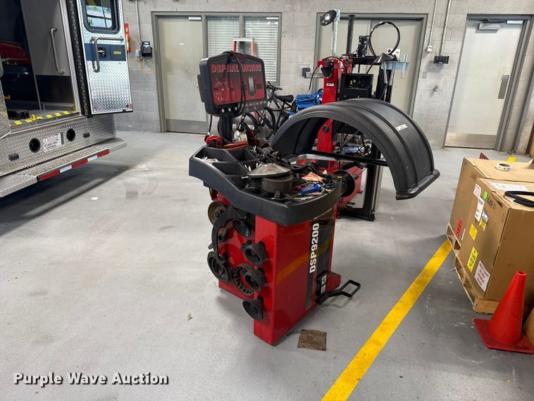 image for item ET6340 Hunter DSP9200 wheel balancer