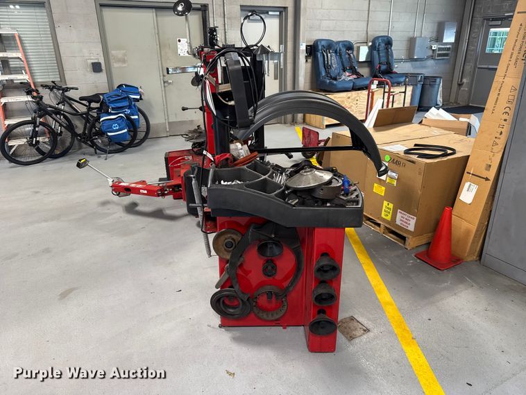 image for item ET6340 Hunter DSP9200 wheel balancer