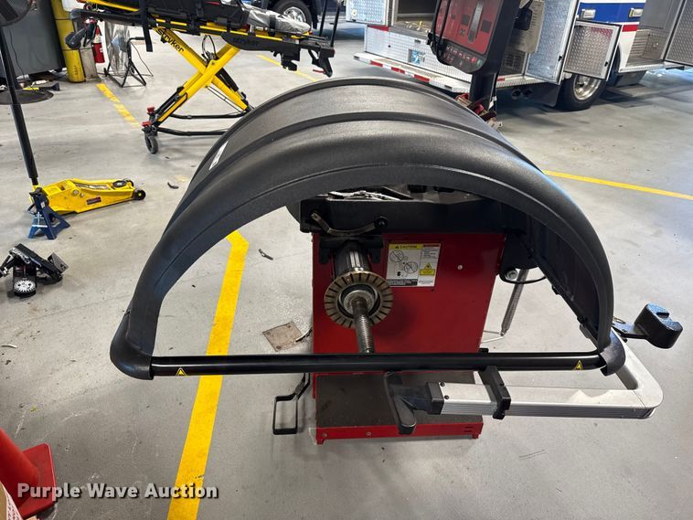 image for item ET6340 Hunter DSP9200 wheel balancer