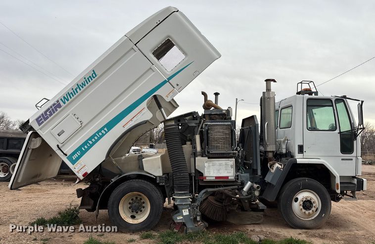 image for item EU4806 2003 Sterling SC8000 street sweeper truck