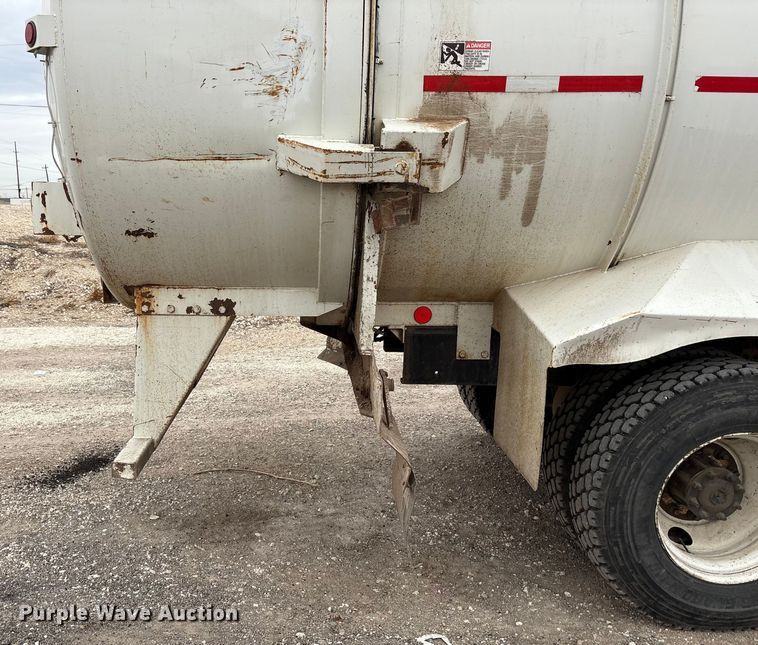 image for item EU4808 2014 Freightliner M2 refuse truck