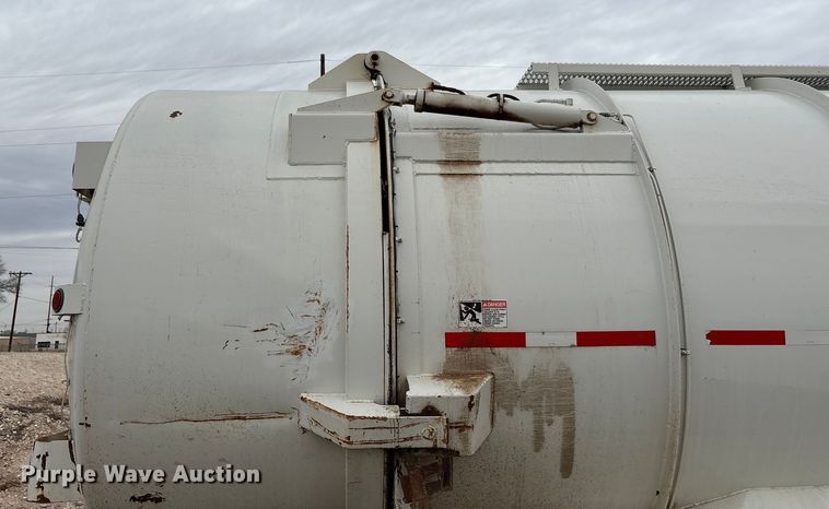 image for item EU4808 2014 Freightliner M2 refuse truck