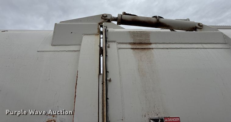 image for item EU4808 2014 Freightliner M2 refuse truck