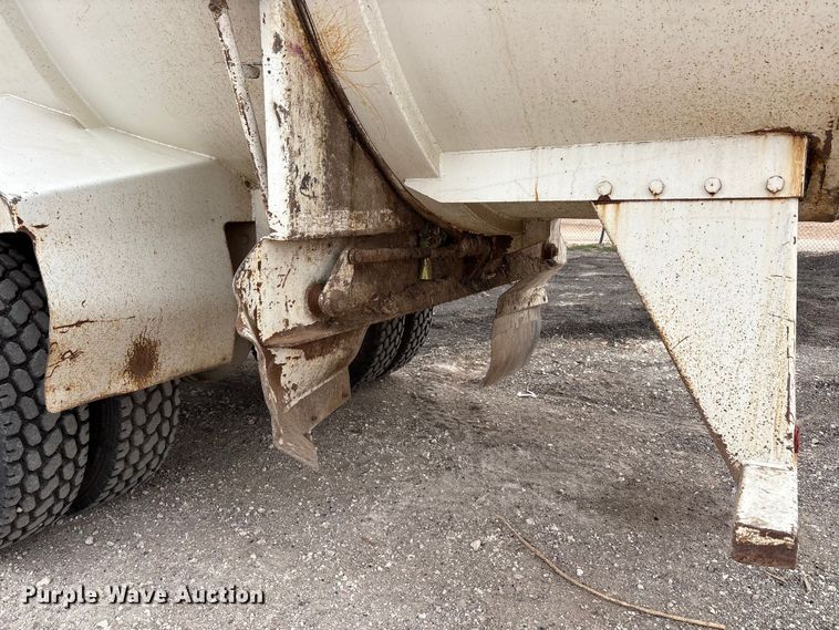 image for item EU4808 2014 Freightliner M2 refuse truck