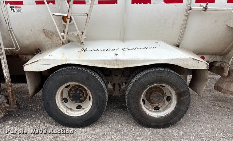 image for item EU4808 2014 Freightliner M2 refuse truck
