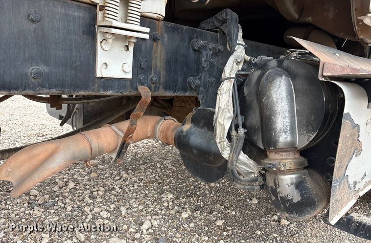 image for item EU4808 2014 Freightliner M2 refuse truck