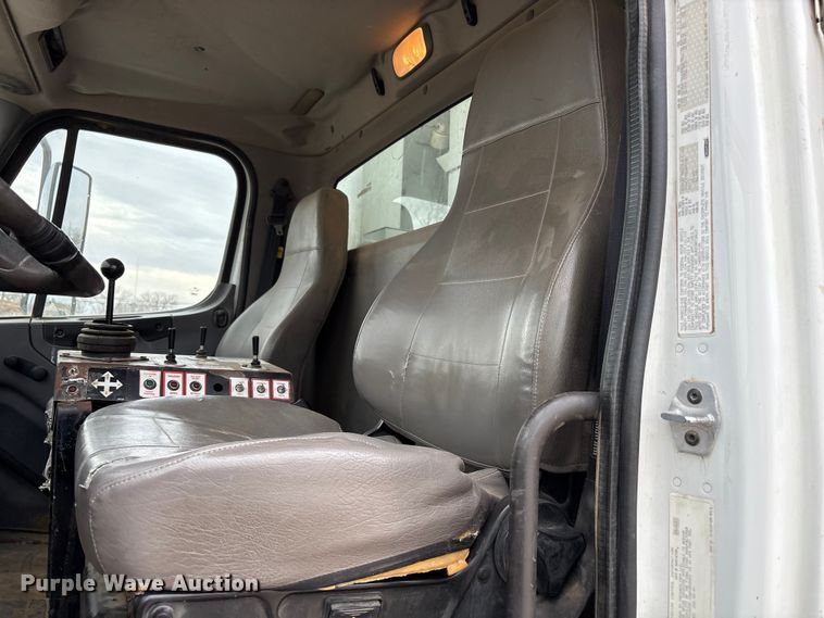 image for item EU4808 2014 Freightliner M2 refuse truck