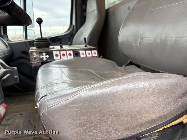 image for item EU4808 2014 Freightliner M2 refuse truck