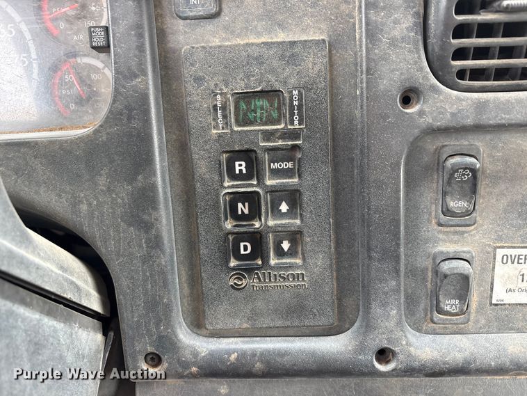image for item EU4808 2014 Freightliner M2 refuse truck