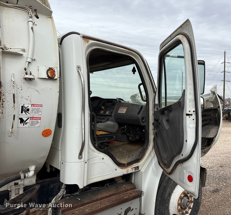 image for item EU4808 2014 Freightliner M2 refuse truck