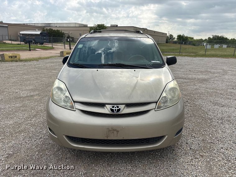image for item EU5633 2006 Toyota Sienna van