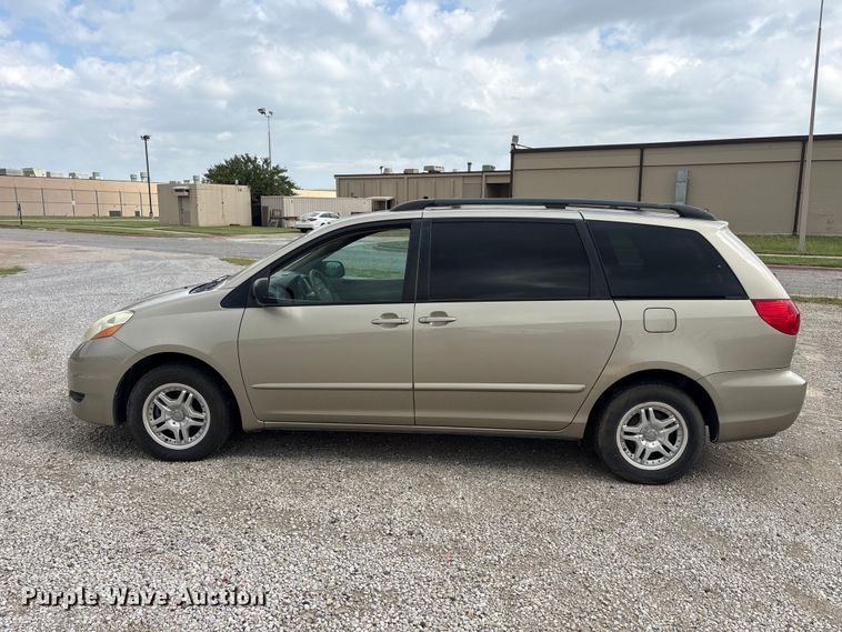 image for item EU5633 2006 Toyota Sienna van