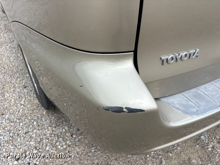 image for item EU5633 2006 Toyota Sienna van