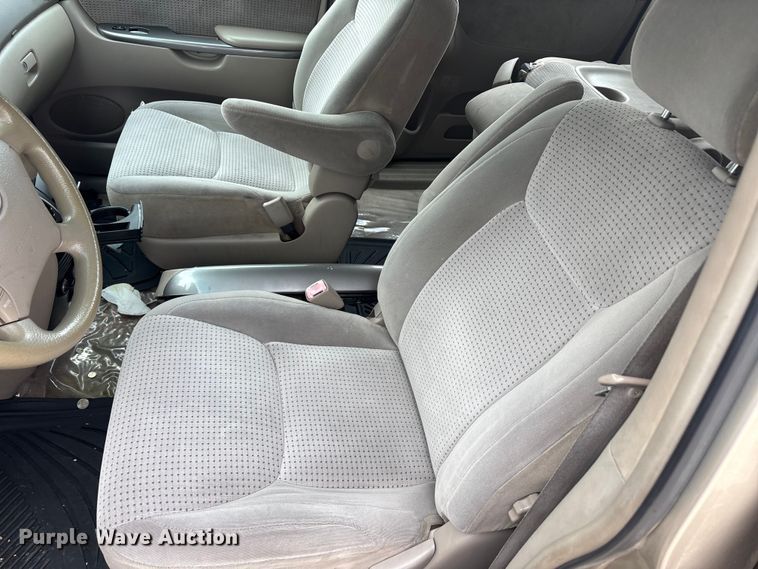 image for item EU5633 2006 Toyota Sienna van