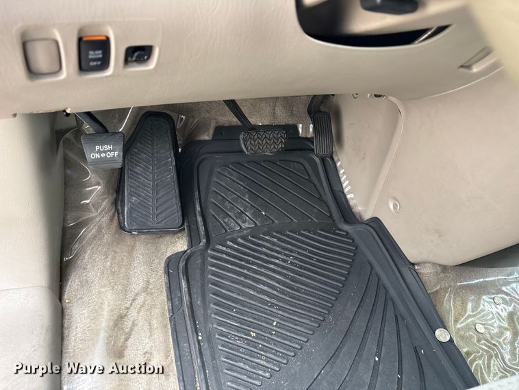 image for item EU5633 2006 Toyota Sienna van