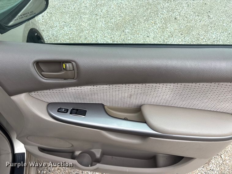 image for item EU5633 2006 Toyota Sienna van