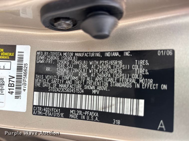 image for item EU5633 2006 Toyota Sienna van