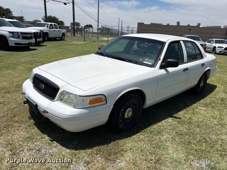 image for item EU5638 2005 Ford Crown Victoria Police Interceptor 