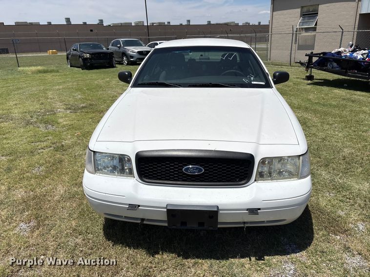 image for item EU5638 2005 Ford Crown Victoria Police Interceptor 