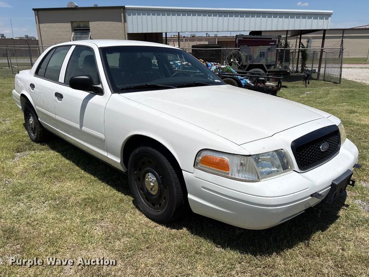 image for item EU5638 2005 Ford Crown Victoria Police Interceptor 