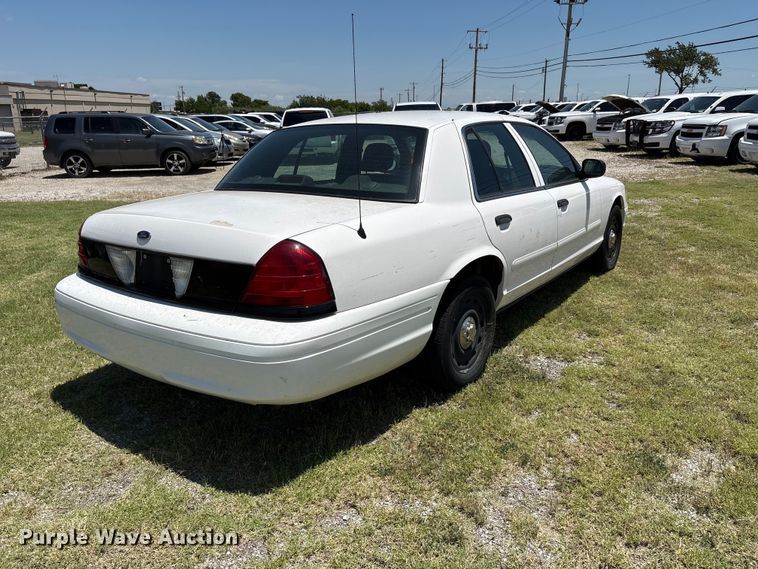 image for item EU5638 2005 Ford Crown Victoria Police Interceptor 