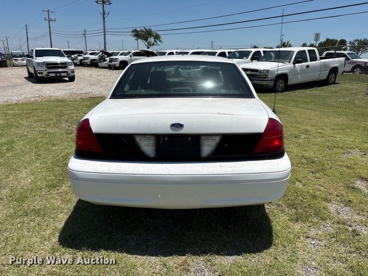 image for item EU5638 2005 Ford Crown Victoria Police Interceptor 