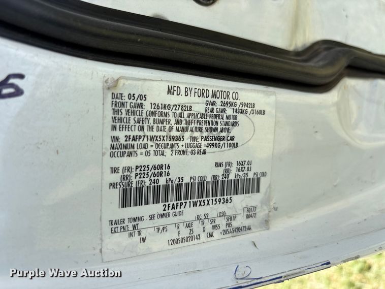 image for item EU5638 2005 Ford Crown Victoria Police Interceptor 
