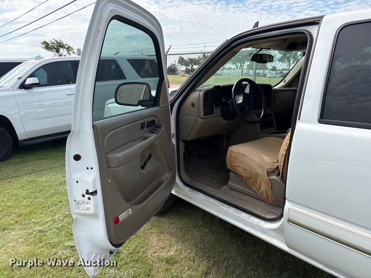 image for item EU5641 2006 Chevrolet Silverado 1500 Crew Cab pickup truck