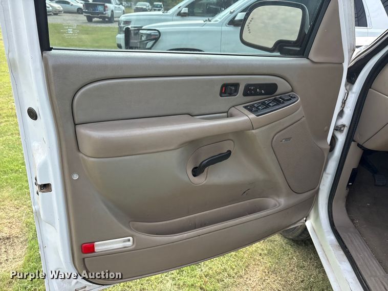 image for item EU5641 2006 Chevrolet Silverado 1500 Crew Cab pickup truck