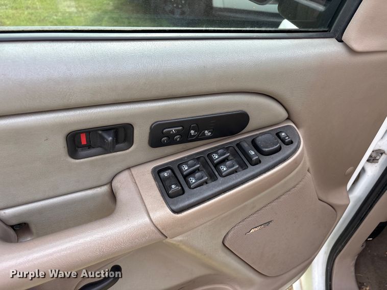image for item EU5641 2006 Chevrolet Silverado 1500 Crew Cab pickup truck