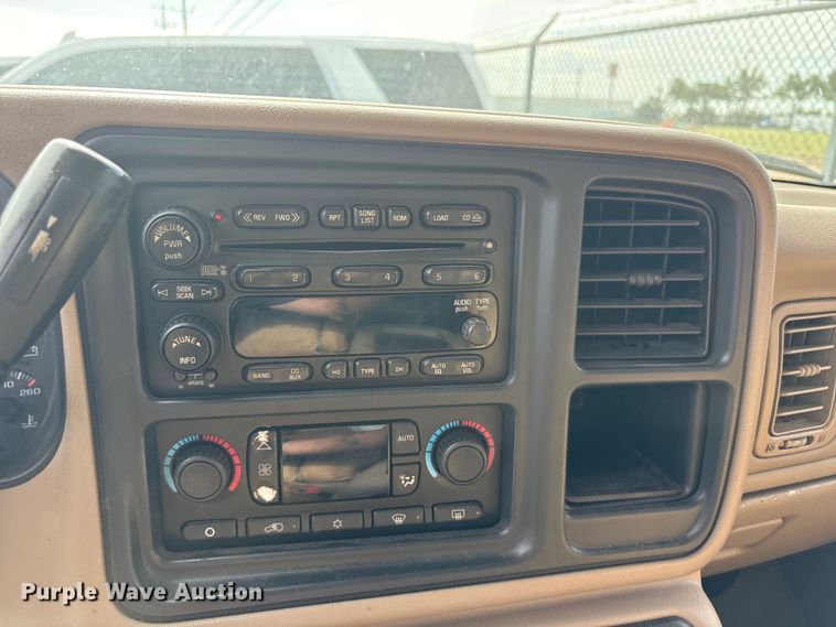 image for item EU5641 2006 Chevrolet Silverado 1500 Crew Cab pickup truck