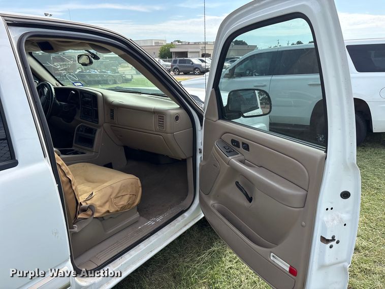 image for item EU5641 2006 Chevrolet Silverado 1500 Crew Cab pickup truck