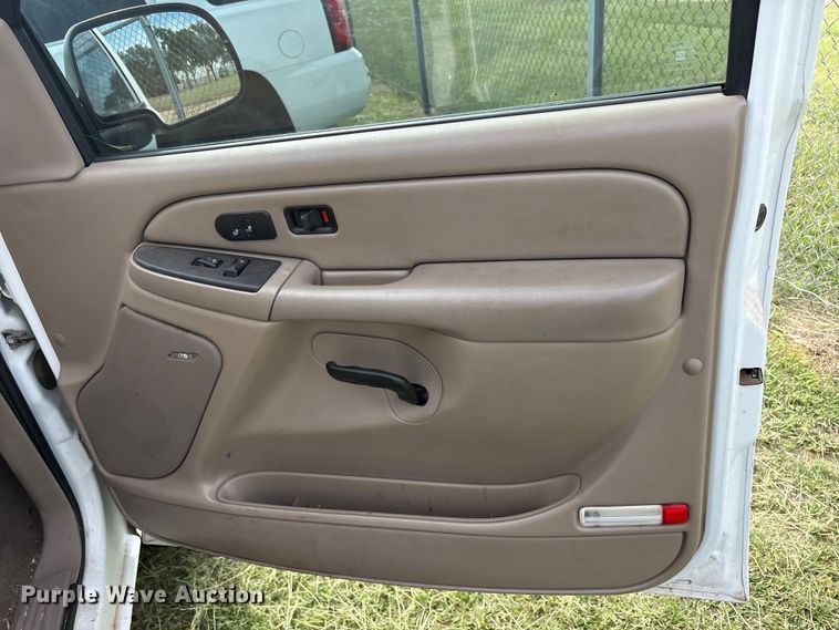 image for item EU5641 2006 Chevrolet Silverado 1500 Crew Cab pickup truck