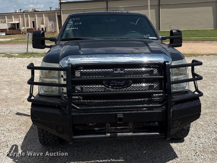 image for item EU5657 2015 Ford F250 Super Duty Crew Cab pickup truck