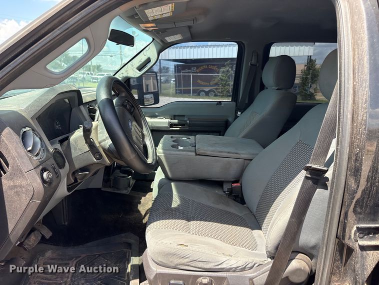 image for item EU5657 2015 Ford F250 Super Duty Crew Cab pickup truck