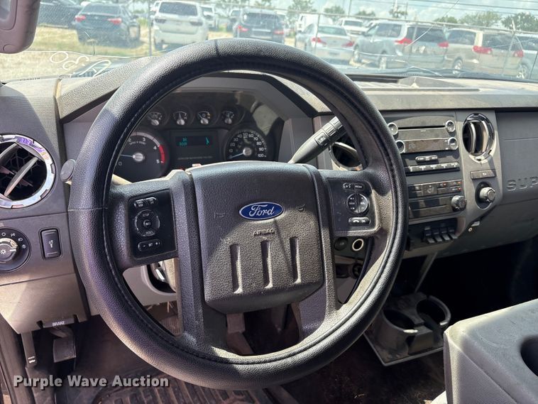 image for item EU5657 2015 Ford F250 Super Duty Crew Cab pickup truck