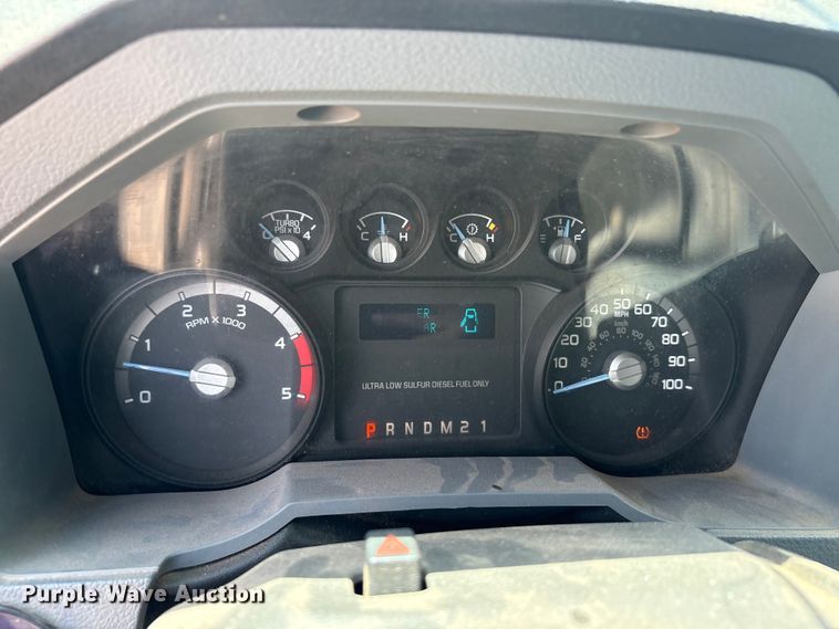 image for item EU5657 2015 Ford F250 Super Duty Crew Cab pickup truck