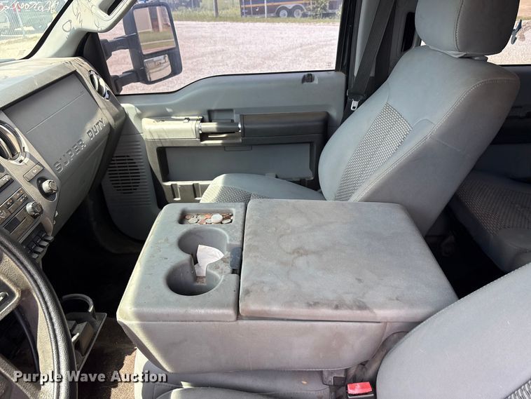 image for item EU5657 2015 Ford F250 Super Duty Crew Cab pickup truck